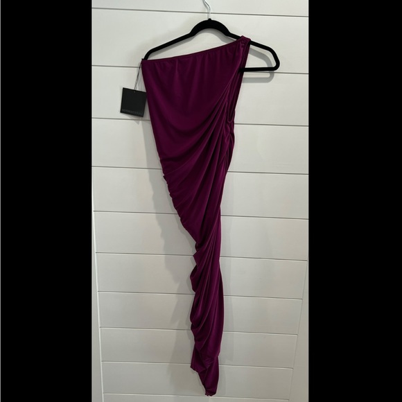 NWT Norma Kamali raspberry Diana ruched one shoulder gown - Picture 5 of 8